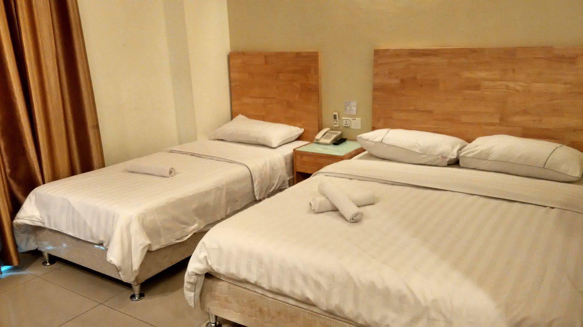 Hotel Desaria Petaling Jaya Extérieur photo
